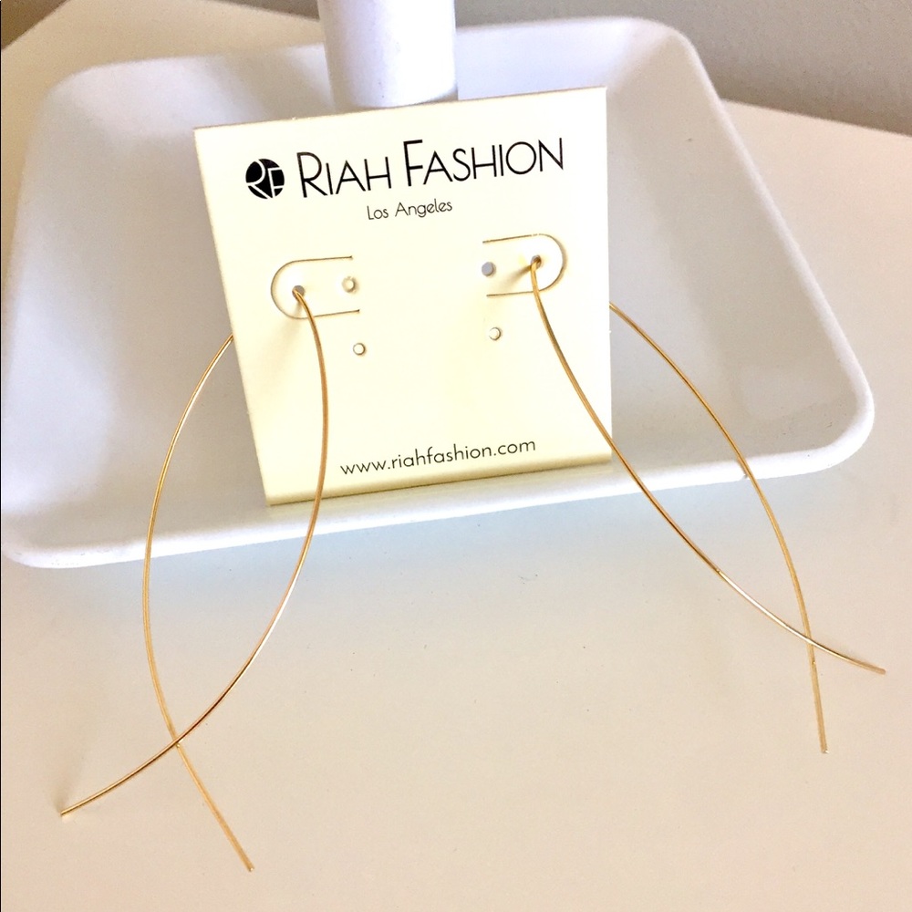 CLOSING SHOP!! Riah Fashion Gold Earrings